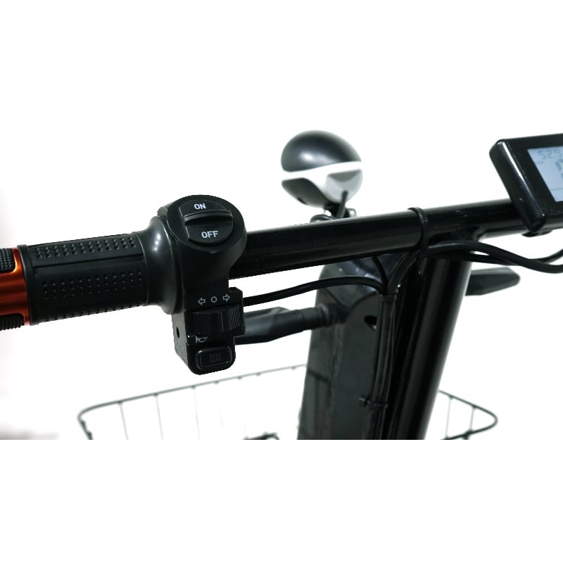 Cheetah Ninja handlebar and twist-grip controls on a wide two-handed bar